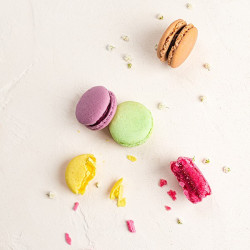 Coffret 16 macarons frais artisanaux Lucy Borie 330g