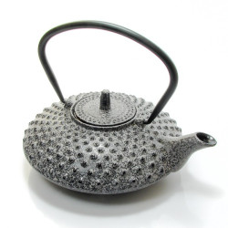 Théière en fonte émaillée gris avec filtre inox 80cl