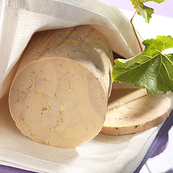 Foie gras d´oie au Torchon délicatement poché dans un bouillon de volaille